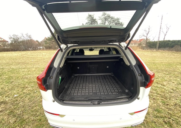 Volvo XC 60 cena 188000 przebieg: 68760, rok produkcji 2020 z Dzierżoniów małe 121